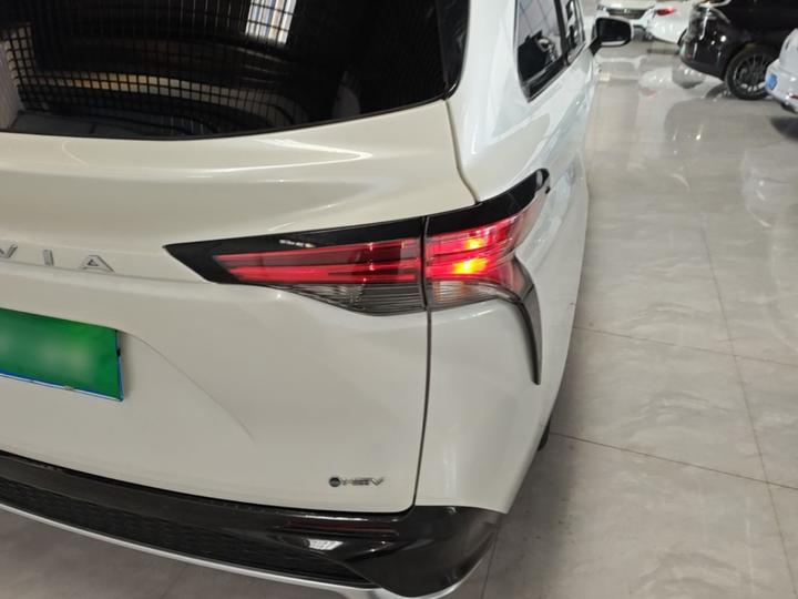 Granvia 2024 2.5L Hybrid Premium PLUS photo 7