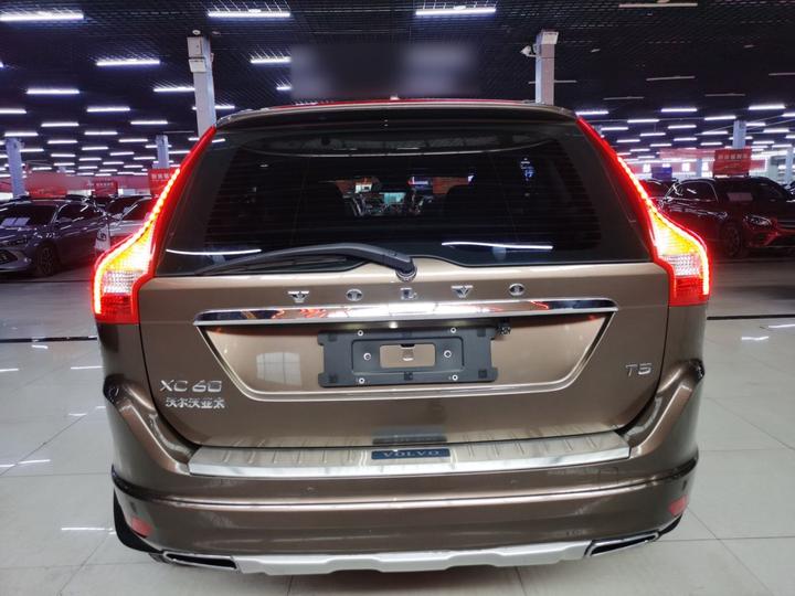 XC60 2017 T5 Upgraded photo 3