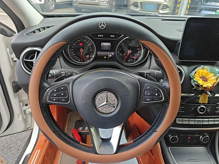 GLA 2017 GLA 200 Dynamic photo 6