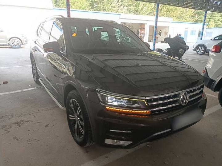 Tiguan L 2017 330TSI AT RWD Flagship photo 3