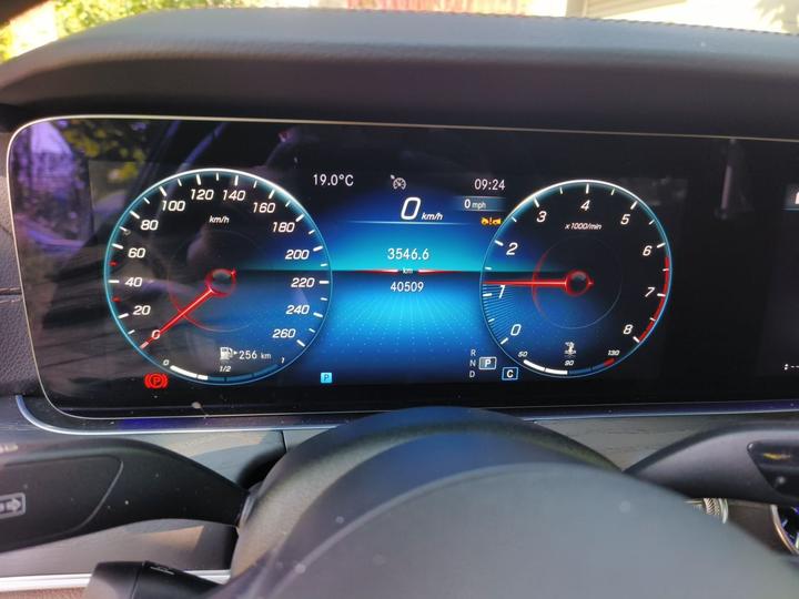E-Class 2022 Facelift E 300 L Sport Luxury photo 2