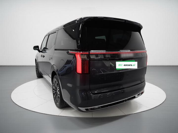 009 2024 7-Seater AWD 108kWh photo 4