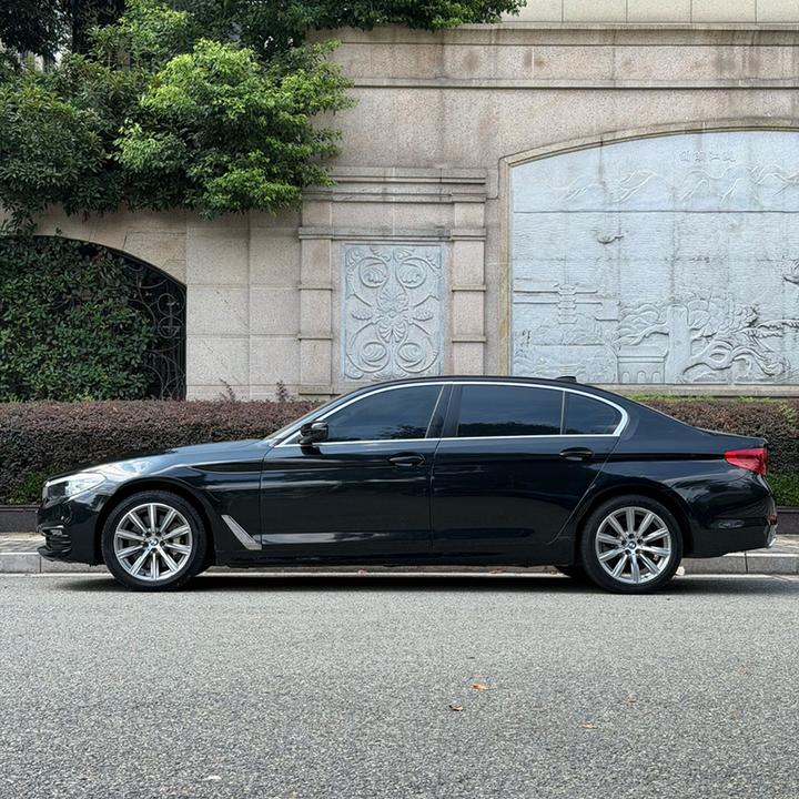 5 Series 2018 528Li Special photo 3
