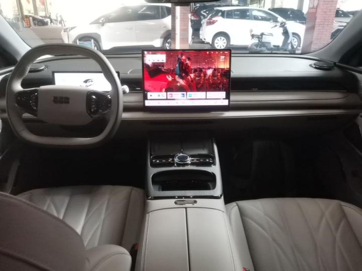 Galaxy Starlight 8 2025 130km EM-i Exclusive photo 5
