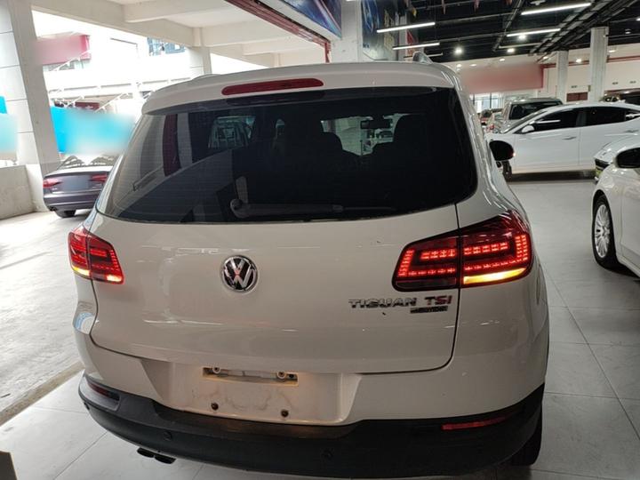 Tiguan 2015 1.8TSI AT AWD Luxury photo 3