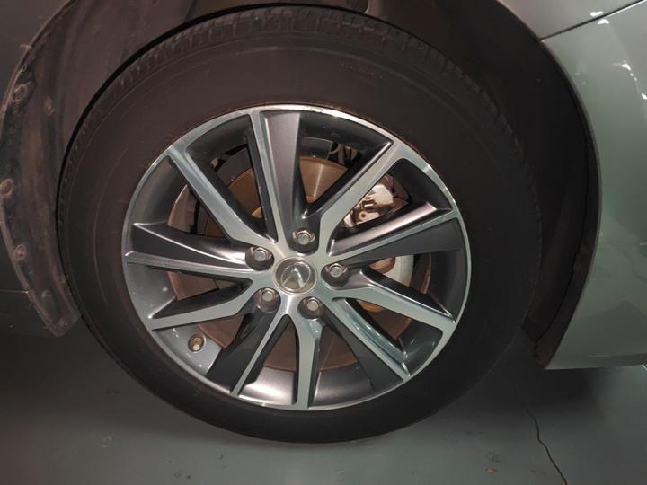 ES 2015 300h Comfort photo 8