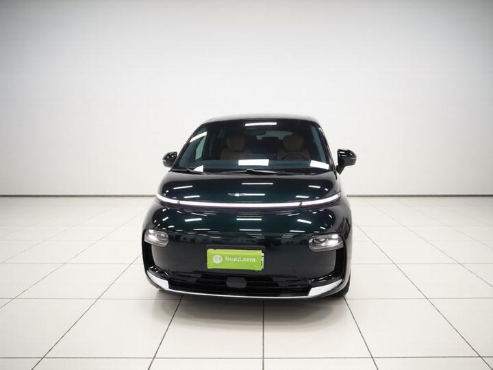 L380 2024 140 6-Seater AWD Ultra photo 2