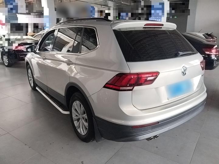 Tiguan L 2018 330TSI AT RWD photo 4