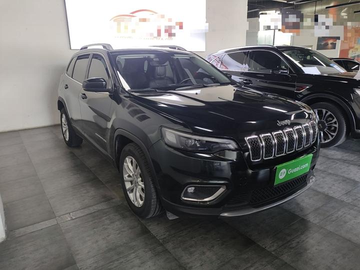 Cherokee 2019 2.0L RWD Preferred China V photo 3