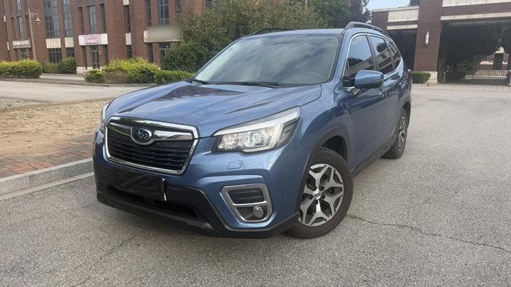 Forester 2021 2.0i Luxury