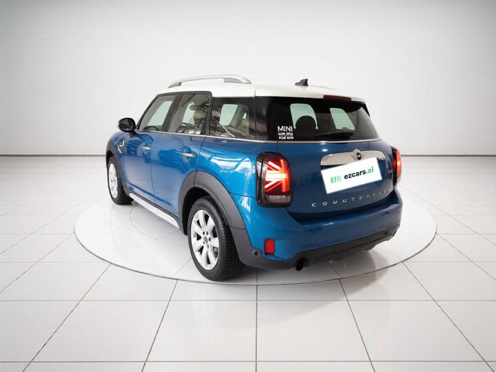 2017 1.5T COOPER ALL4 photo 4