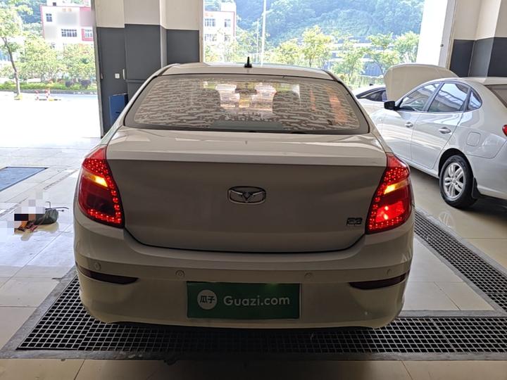 E3 2018 1.5L AT Luxury photo 5
