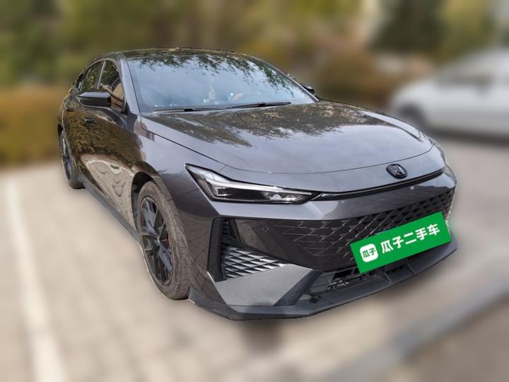 UNI-V 2024 1.5T Premium photo 3