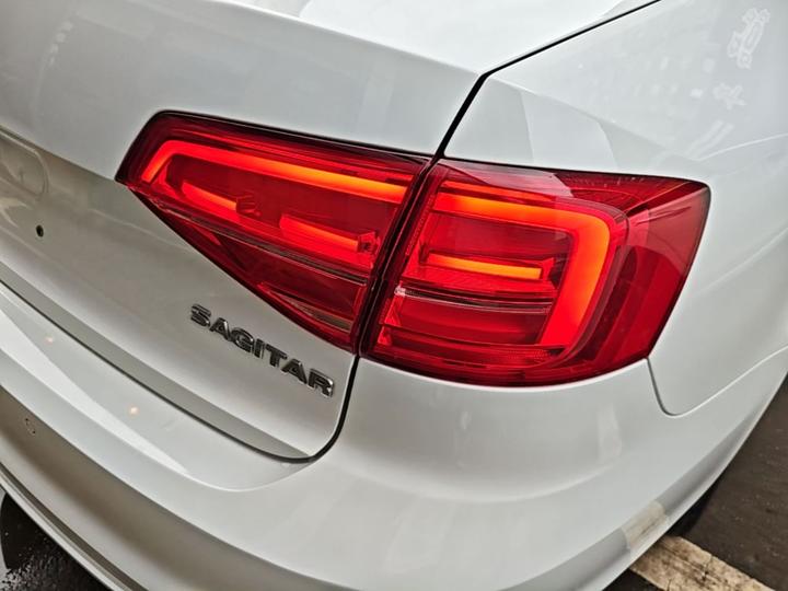 Sagitar 2015 1.6L AT Comfort photo 7