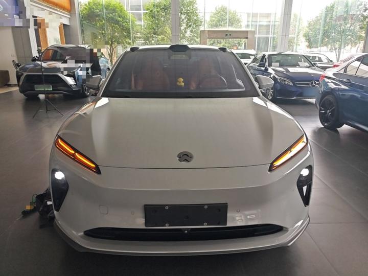 ET5 2022 75kWh photo 2