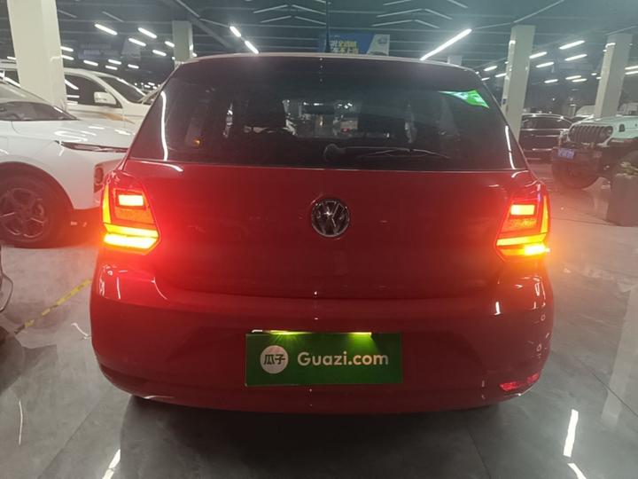Polo 2016 1.6L AT Comfort photo 5