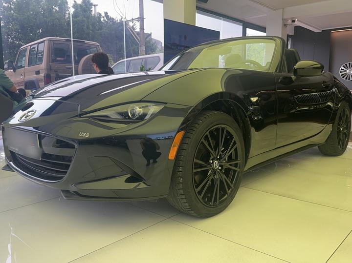 MX-5 25 2.0 MT Convertible