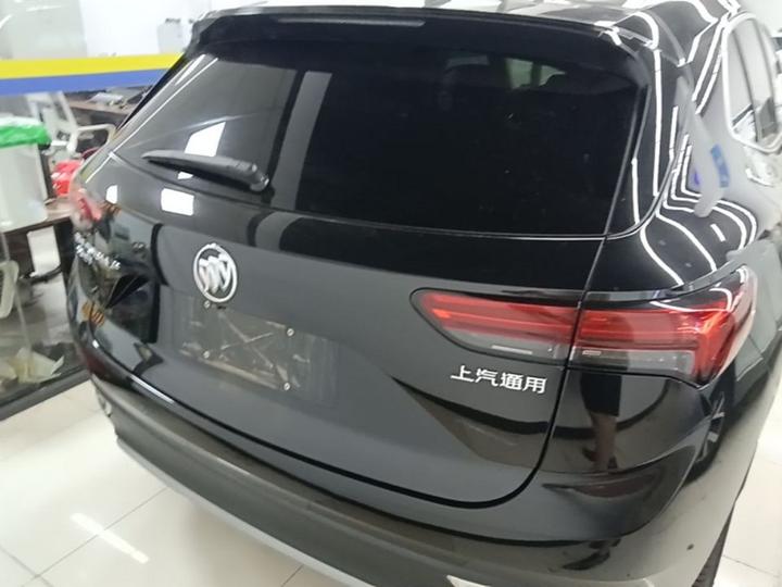 2023 Envision S 552T RWD Luxury photo 3
