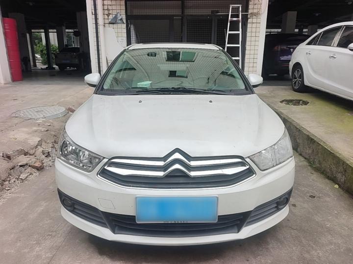 2013 Sedan 1.6L MT photo 2