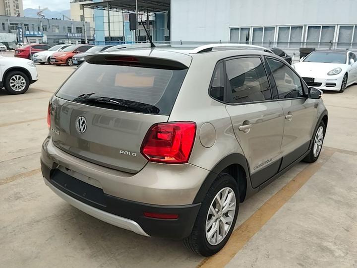 2016 1.4L Cross Polo AT photo 4