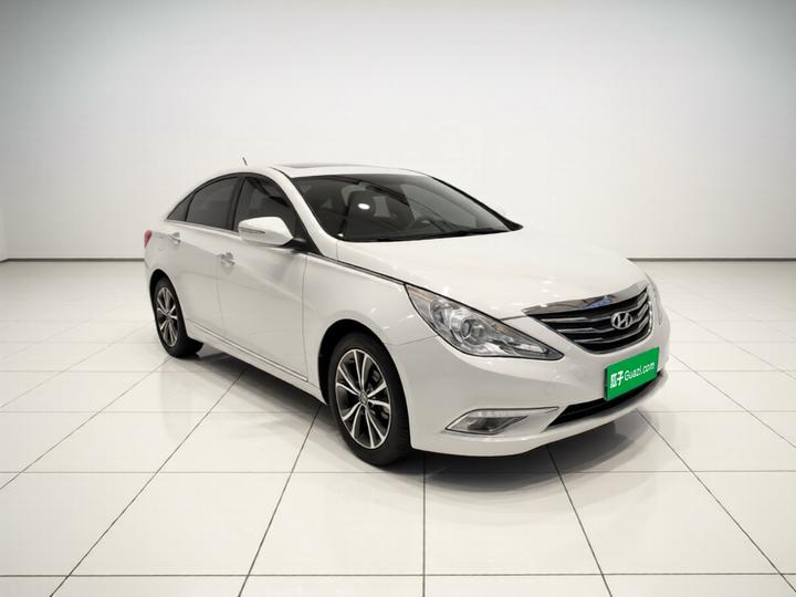 Sonata 2015 Classic 2.0L AT Luxury photo 3