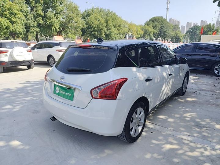 Tiida 2014 1.6L CVT Comfort photo 4