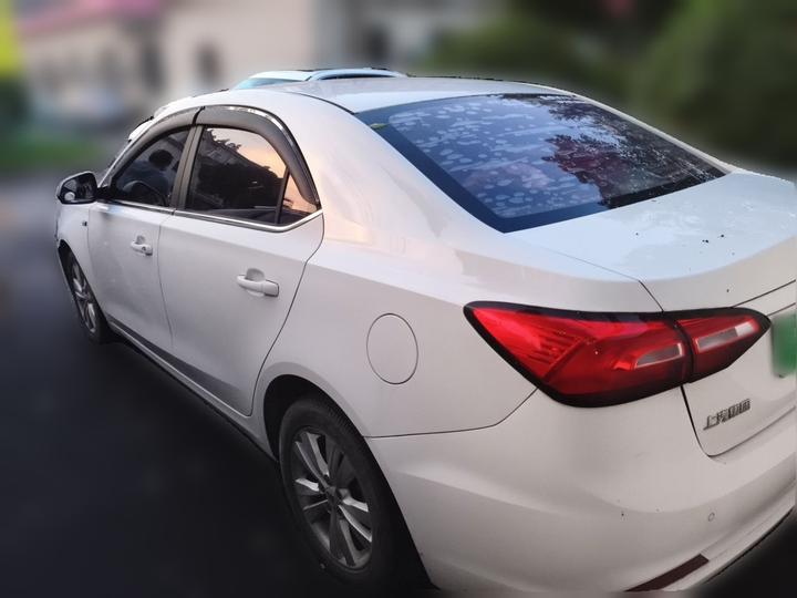 360 2018 PLUS 1.5L AT Luxury photo 4
