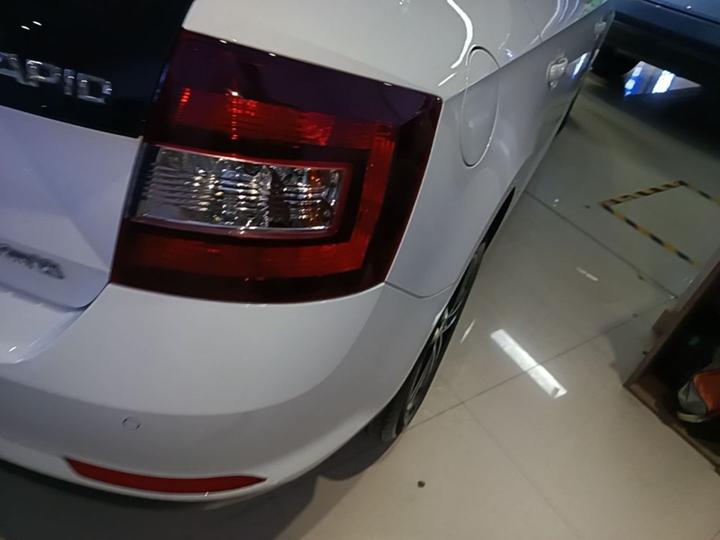 Rapid Spaceback 2016 Facelift 1.6L AT photo 7