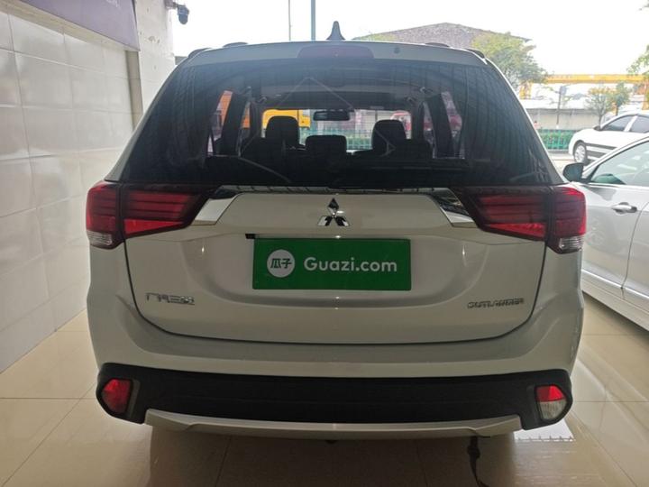 Outlander 2018 2.0L RWD Honor 5-Seater photo 5