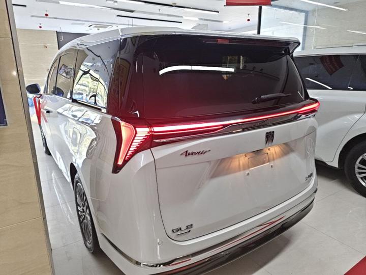 GL8 EV 2024 7-Seater photo 4