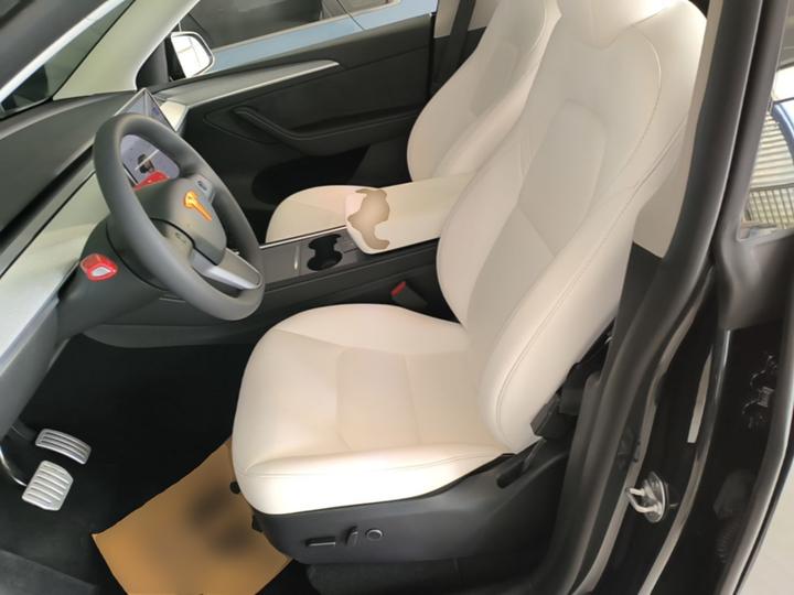 Model Y 2024 RWD photo 6