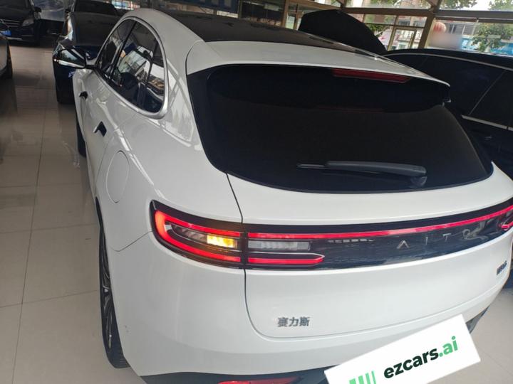 HIMA AITO M5 2022 EREV AWD photo 5