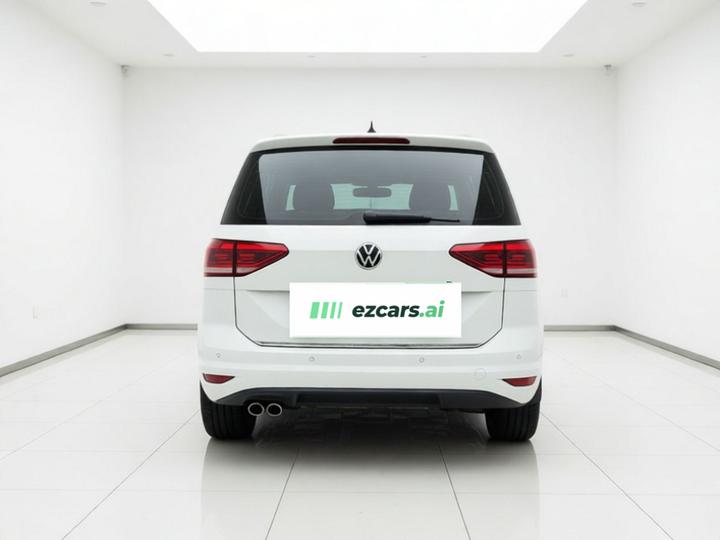 2016 L 330TSI DSG Luxury photo 5