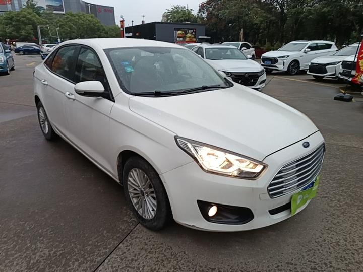 Escort 2017 1.5L AT Comfort photo 3