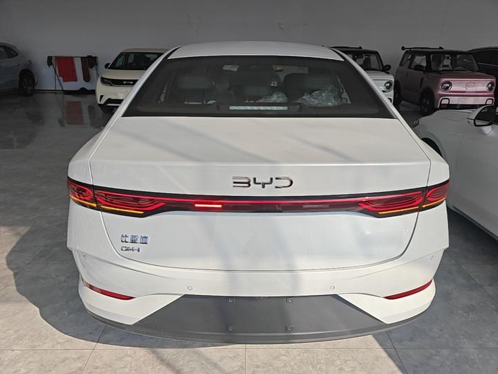 Qin PLUS 2026 DM-i 128KM Progressive photo 5