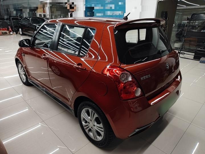 Swift 2014 1.5L AT Fashion photo 4