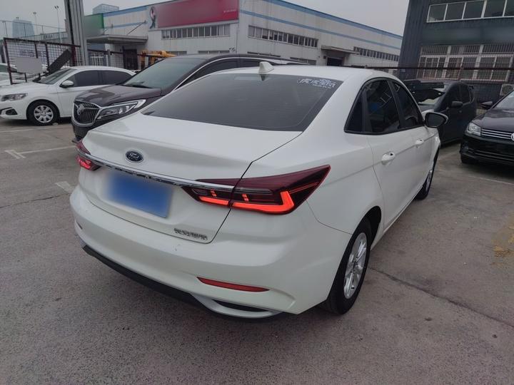 Escort 2021 1.5L AT photo 4