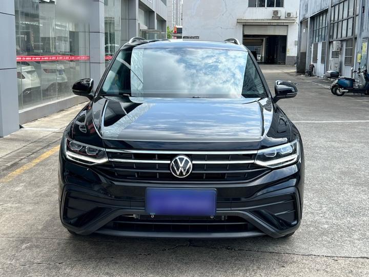 Tiguan L 2024 300TSI AT RWD Smart photo 2