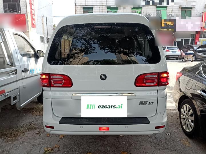Lingzhi 2023 M5L 1.6L 7-Seater photo 3