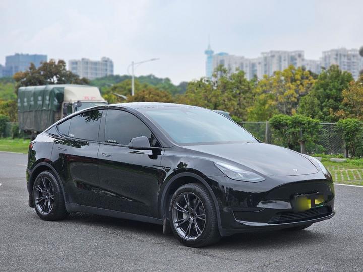 Model Y 2023 RWD photo 3