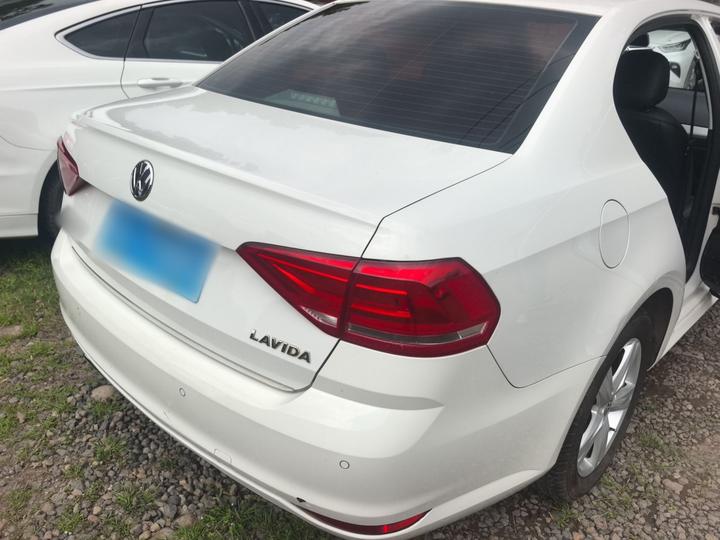 Lavida 2017 1.6L AT photo 4