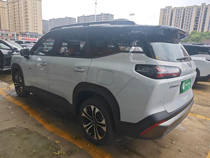 560 EV 2026 125km Luxury photo 4