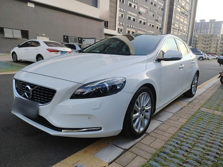 V40 2016 T4