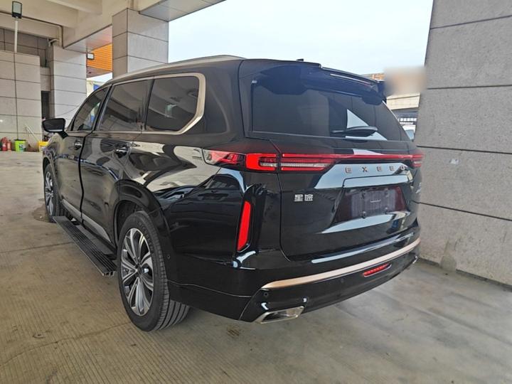 2023 400T AWD 7-Seater photo 4