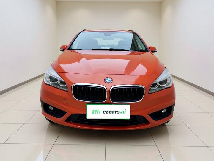 2 Series Wagon 2016 218i Leading photo 2