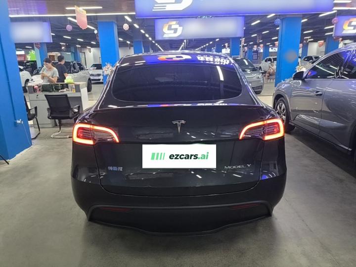 Model Y 2024 RWD photo 3
