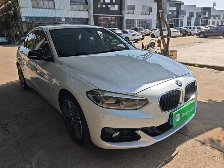 1 Series 2018 118i Sport photo 3