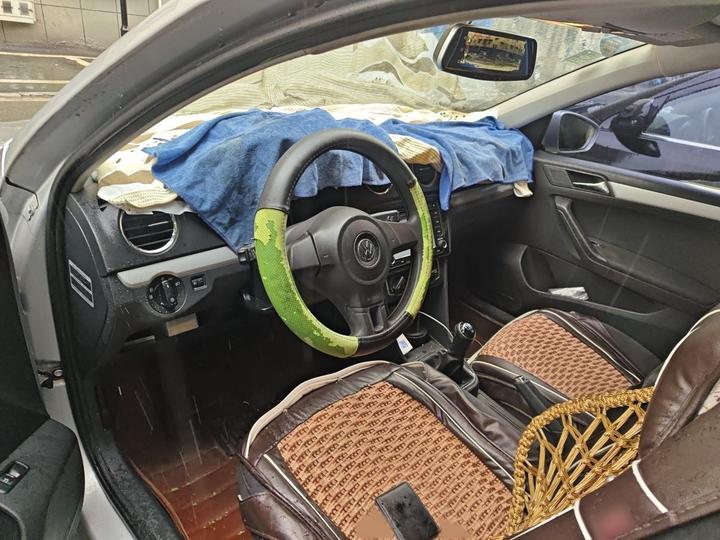 2015 1.6L MT Comfort photo 3