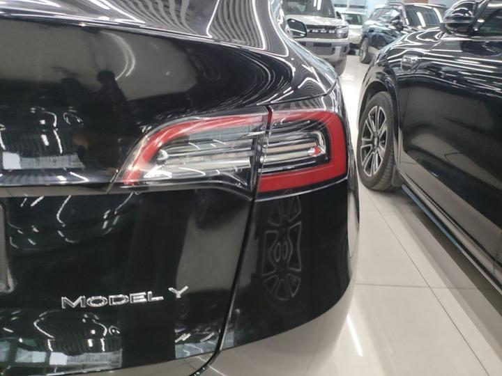 Model Y 2022 RWD photo 7