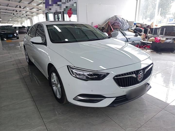 Regal 2019 Facelift 20T Luxury China VI photo 3